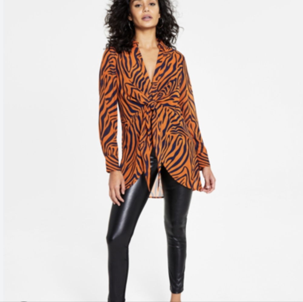 🧡 Orange and 💙 Navy zebra striped tie top. Sz - M